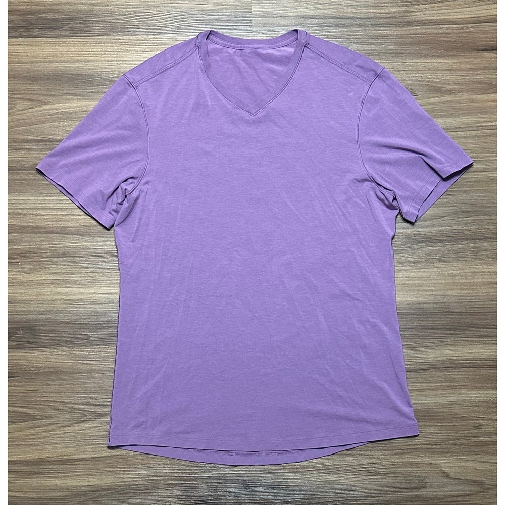 Lululemon Mens 5 Year Basic V-Neck Short Sleeve T-Shirt Purple Activewear Sz M - Picture 1 of 6